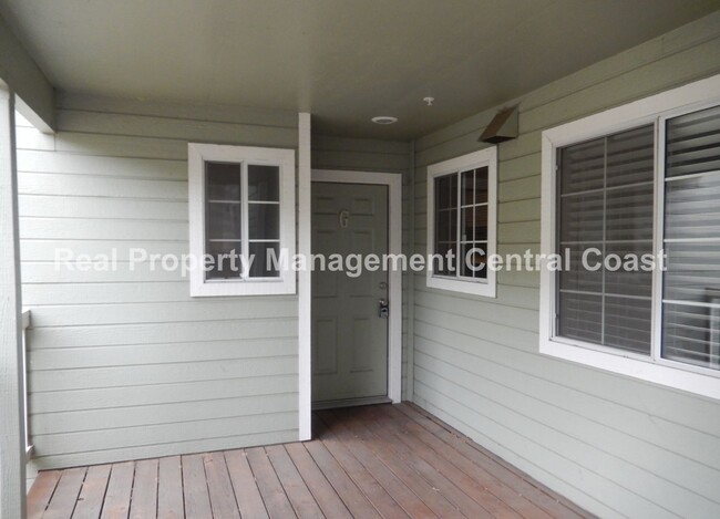 Building Photo - AVAILABLE JULY -  2 Bedroom / 1.5 Bath Dow...