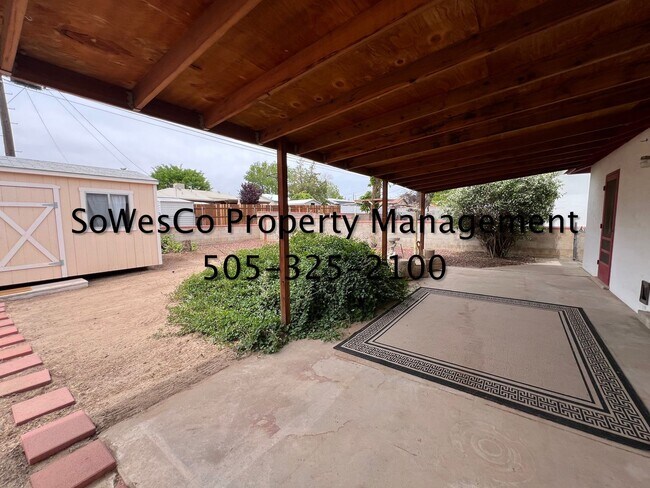Building Photo - Three Bedroom 2 Bath Home in Central Farmington
