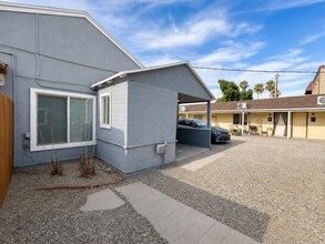 Building Photo - 5915 W Palmaire Ave