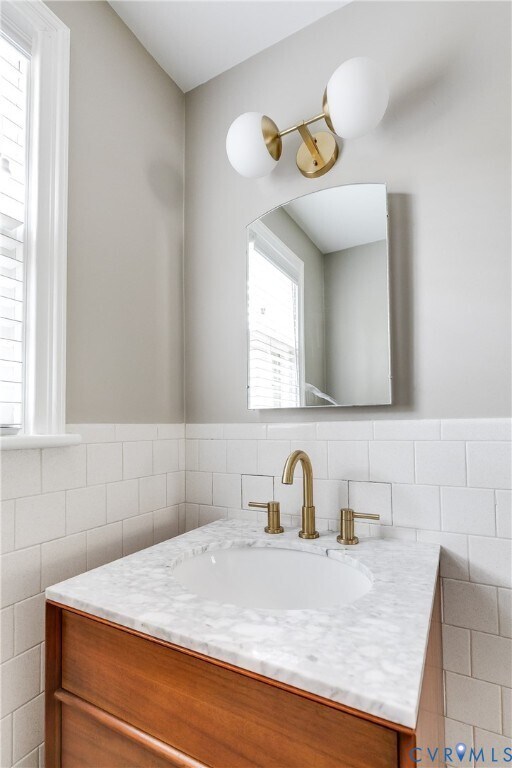 Building Photo - 3342 Grandview Dr