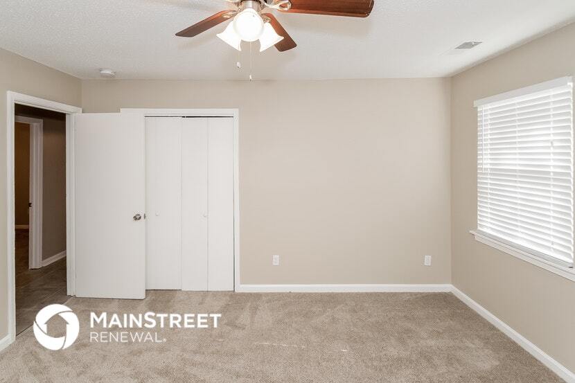 Building Photo - 525 Oak Crest Dr
