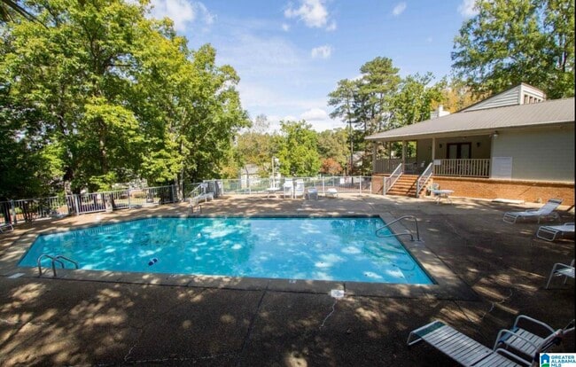Building Photo - 1303 Gables Dr