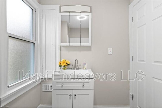 Building Photo - 3613 Cummings Rd