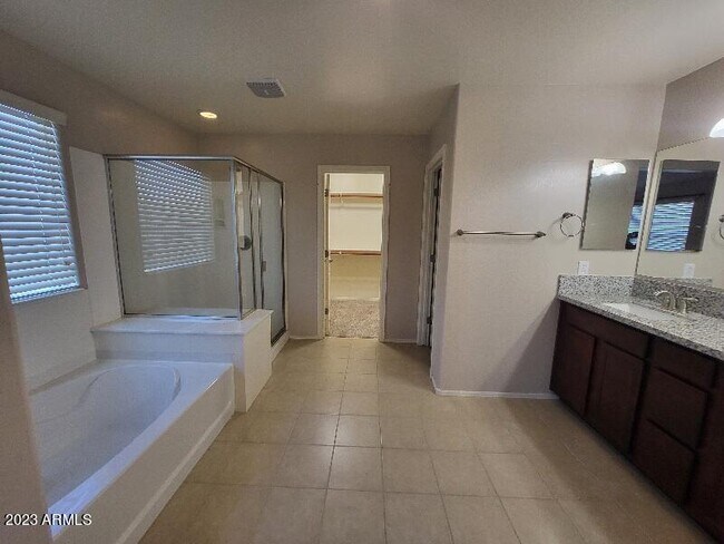 Building Photo - 7255 N 89th Dr