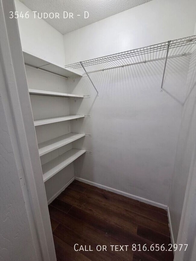 Building Photo - 3546 Tudor Dr