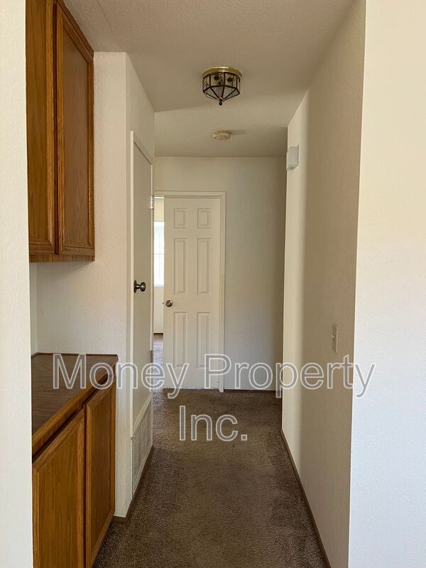 Building Photo - 1766 Bristol Ct