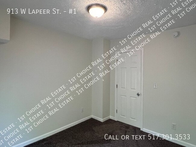 Building Photo - 913 W Lapeer St