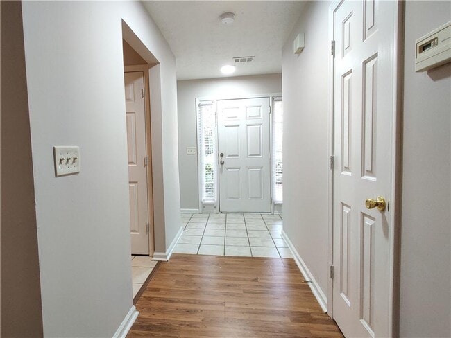 Building Photo - 2740 Waverly Hills Dr