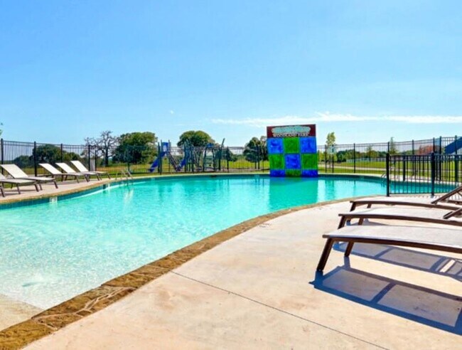 Building Photo - 8732 Beechgrove Dr