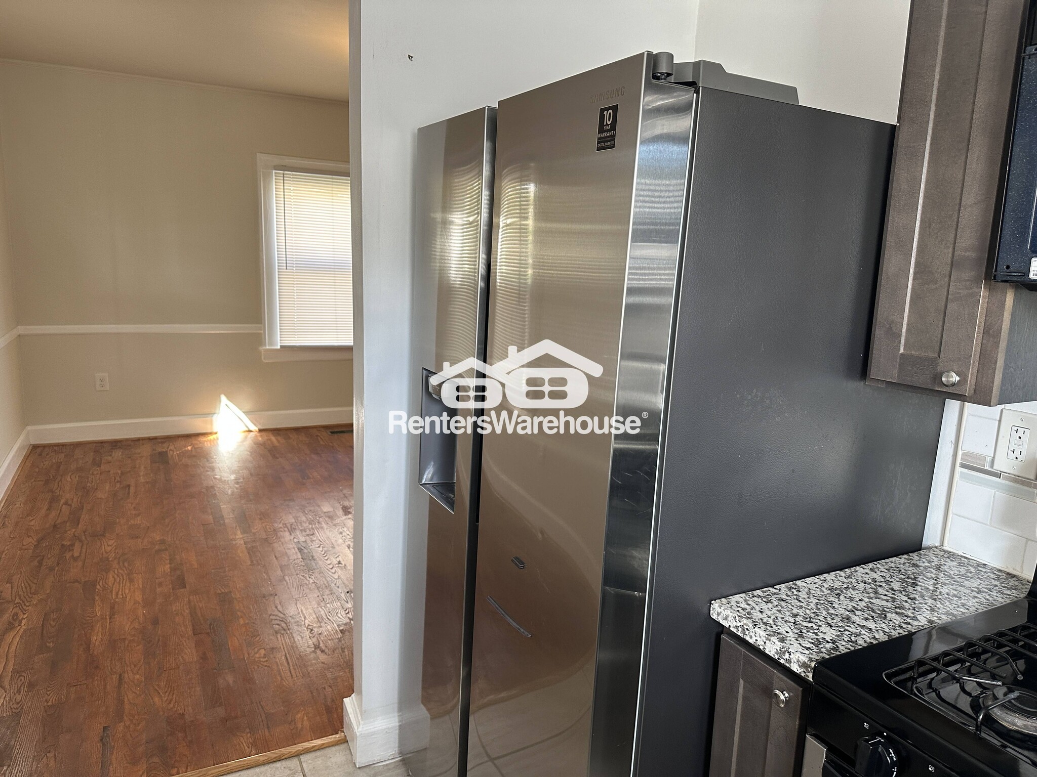 Building Photo - 3703 Parkside Dr