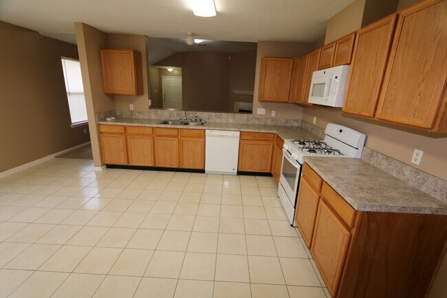 Building Photo - 5911 S Brenwood Dr
