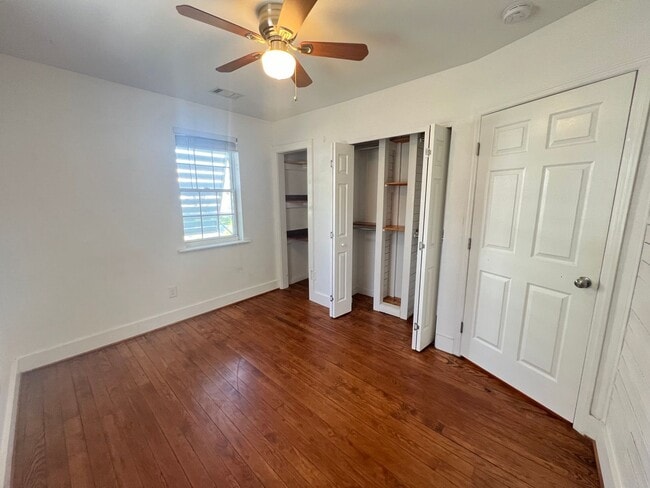 Building Photo - 2 Bedroom 2 Bath House on James Island - Charleston