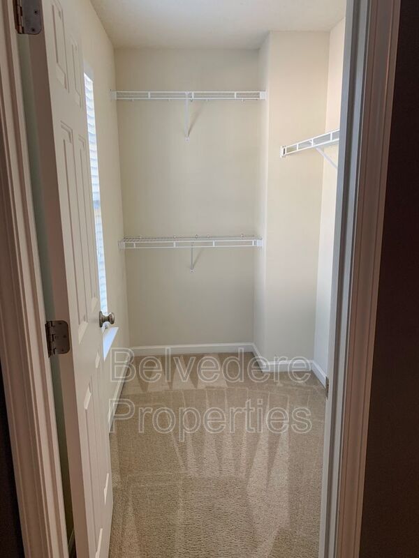 Building Photo - 18 Dillingham Pl