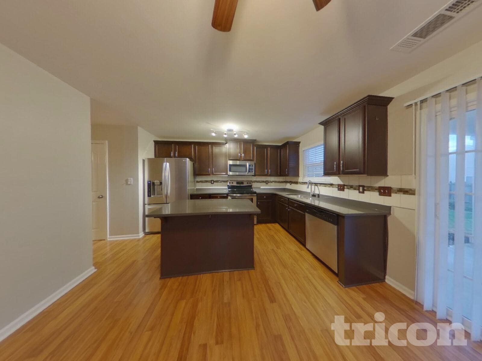 Building Photo - 2848 Village Center Dr