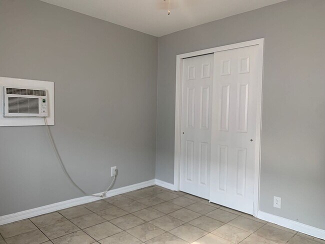 Building Photo - Modest 3BR/2BA home in Northeast Gulfport