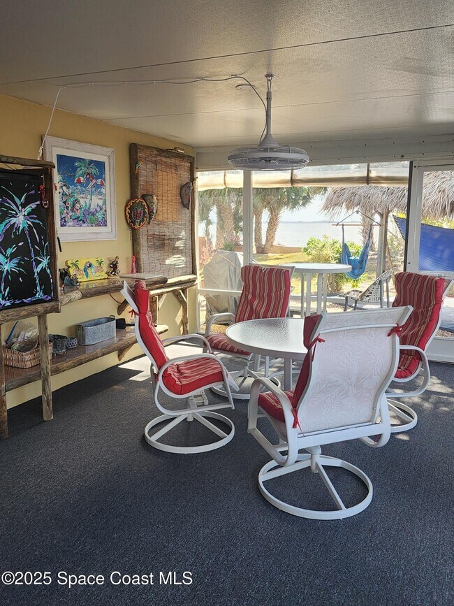 Building Photo - 1755 S Harbor Dr
