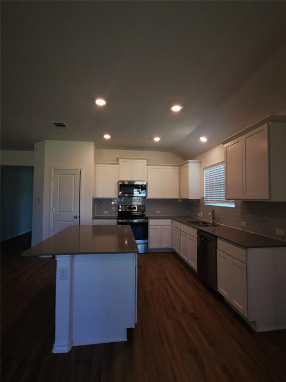 Building Photo - 101 Red Buckeye St