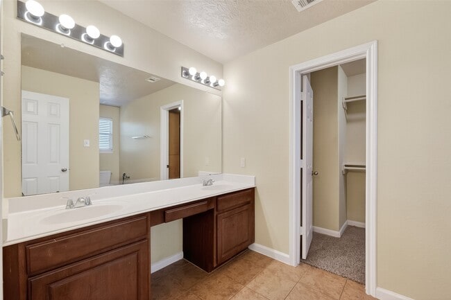 Building Photo - 5810 Post Oak Manor Dr