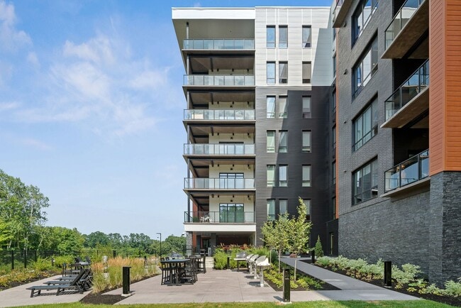 Building Photo - Courtyard Calm Meets City Convenience – 1B...
