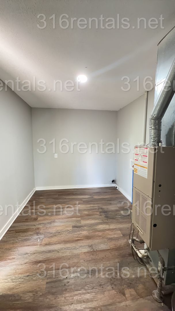 Building Photo - 417 S Gordy St