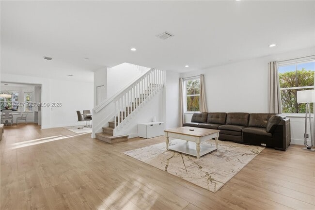 Building Photo - 1419 Crossbill Ct
