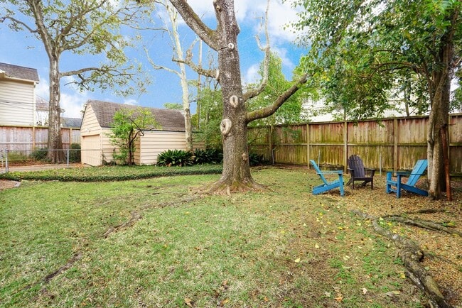 Building Photo - 2825 Quenby Ave