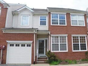 Building Photo - 72 Albert Ct