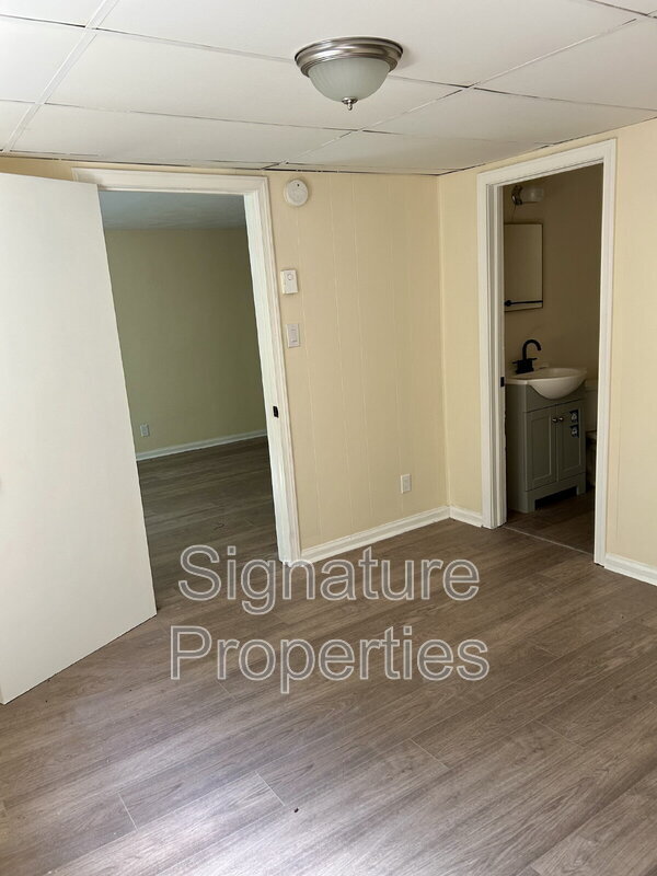 Building Photo - 45 Infinity Dr