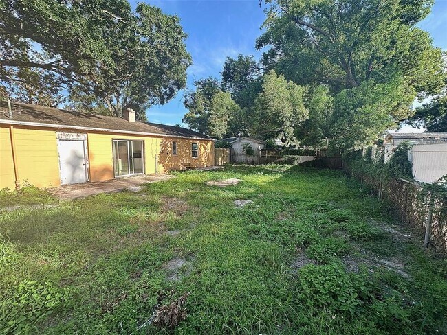 Building Photo - 10510 N Otis Ave