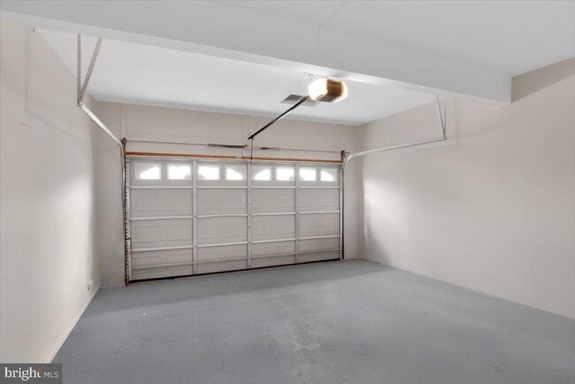 Building Photo - 10407 Aberdeen Ct