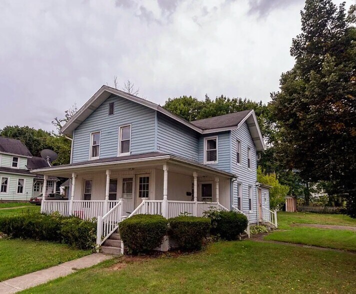 Building Photo - 102 Sampson St