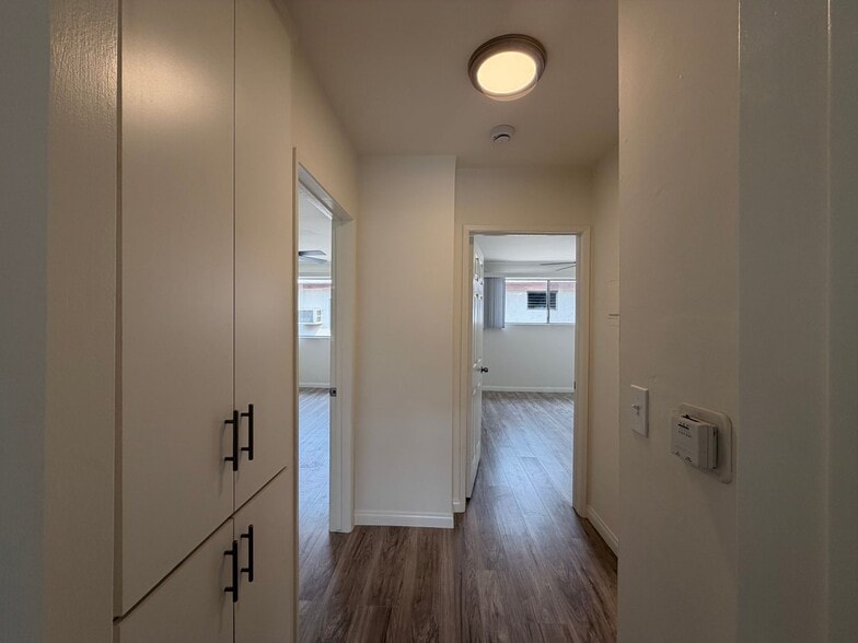 Building Photo - 6433 Shirley Ave