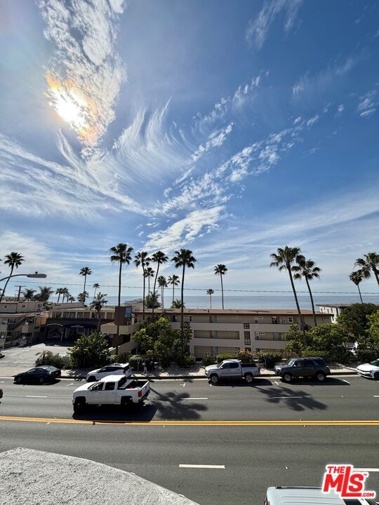 Building Photo - 653 Ramona Ave