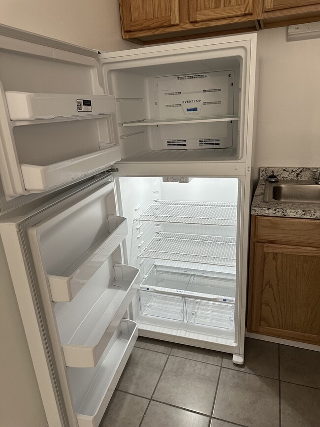 Building Photo - 184 E Market St