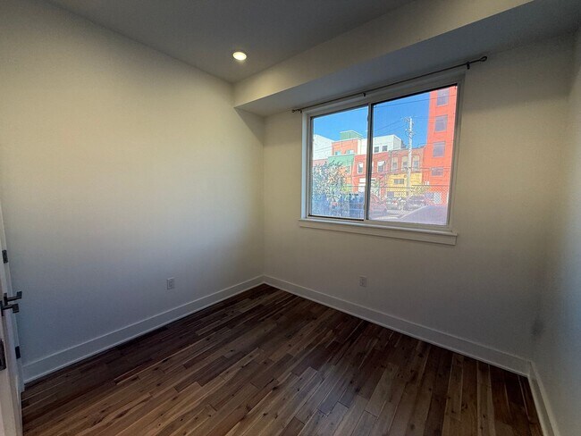 Building Photo - 1433 Brown St
