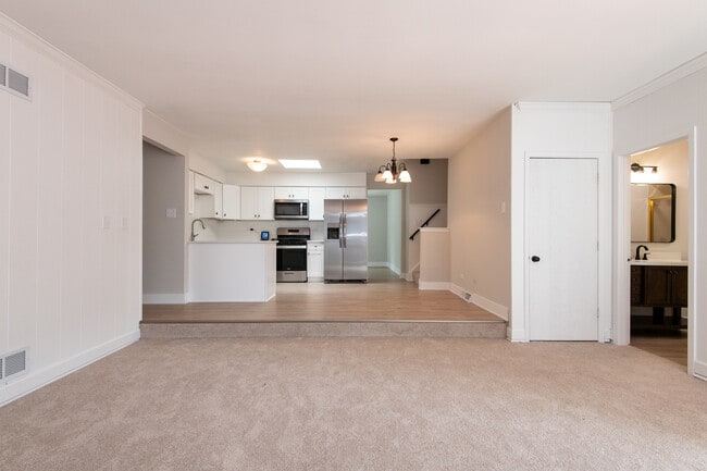 Building Photo - 13040 W Tanglewood Cir
