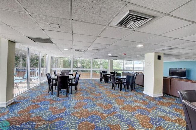 Building Photo - 1010 S Ocean Blvd