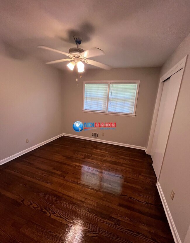 Building Photo - Renovated brick front ranch in Snellville