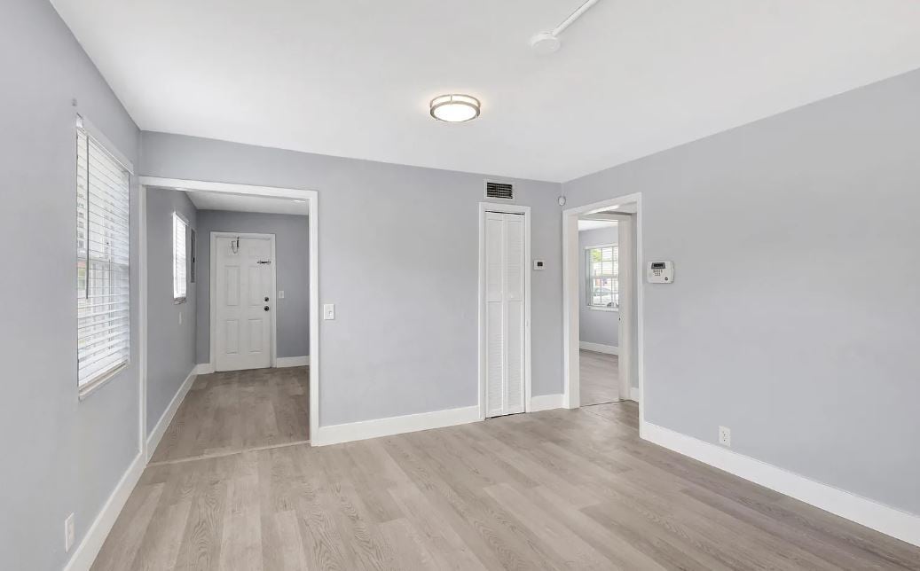 Building Photo - 549 21st St