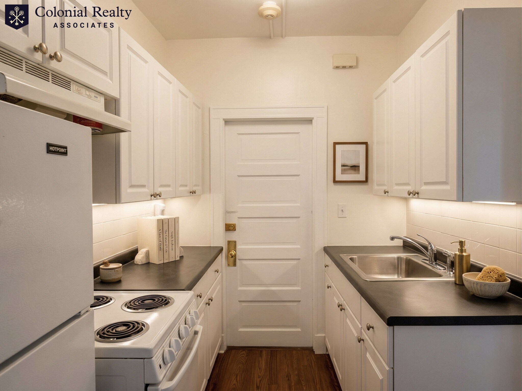 Building Photo - 230 Walnut St