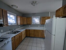 Building Photo - 788 George St