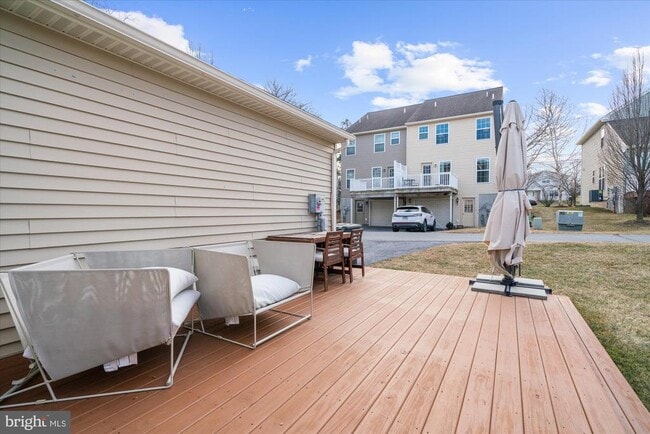 Building Photo - 105 N Yeingst Dr