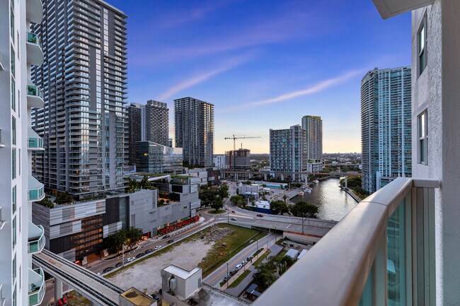 Building Photo - 31 SE 5th St