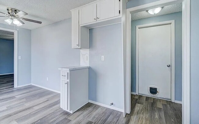 Building Photo - 3 bed two bath in Yukon, clean , updated a...