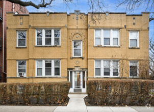 Building Photo - 3700 W Cornelia Ave