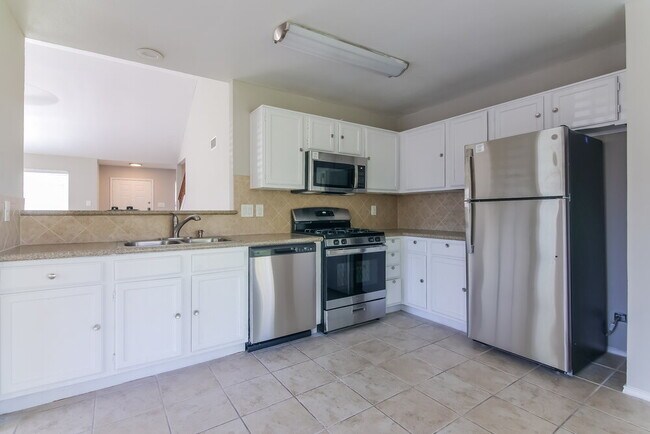 Building Photo - 4978 Briar Oaks Ln