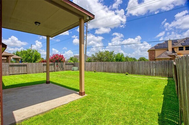 Building Photo - 9427 Harmony Lake Ln
