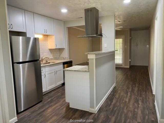 Building Photo - 1401 Airline Dr