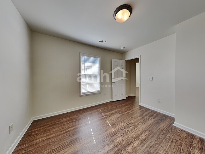 Building Photo - 375 Walden Ridge Ct