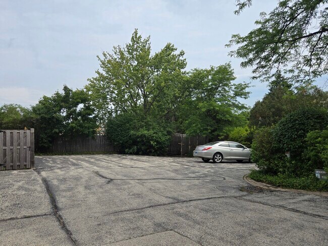 Building Photo - 1111 S Waukegan Rd